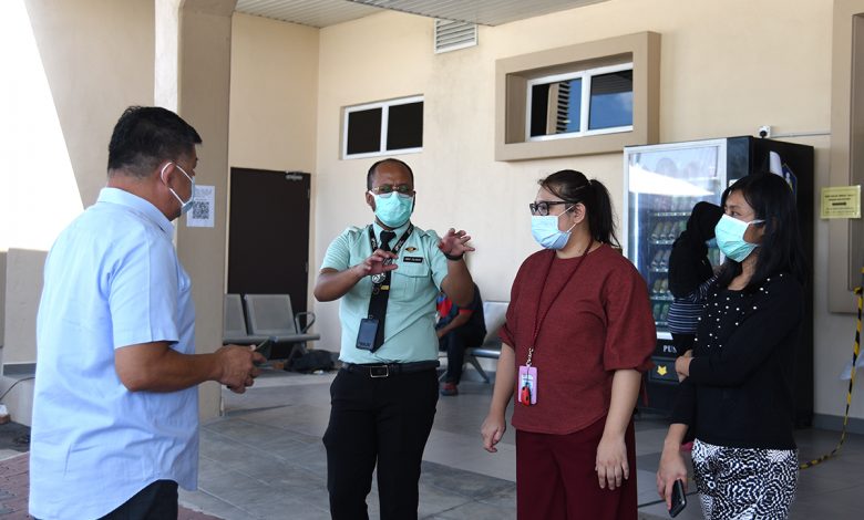 Klinik Kesihatan Batu 14 Puchong Terima 100 Set Peralatan Perlindungan Diri