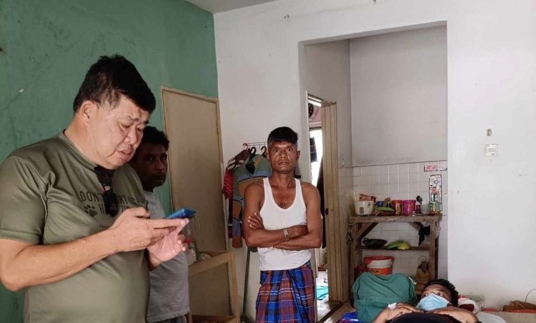 Membantu Seorang Dalam Waktu Kesusahan Membantu Seorang Dalam Waktu Kesusahan