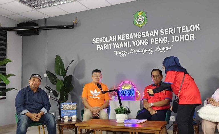 Perpaduan Bermula di Sekolah: Sembang Santai Bersama Dato’ Azman & Rahim Sepahtu Perpaduan Bermula di Sekolah: Sembang Santai Bersama Dato’ Azman & Rahim Sepahtu